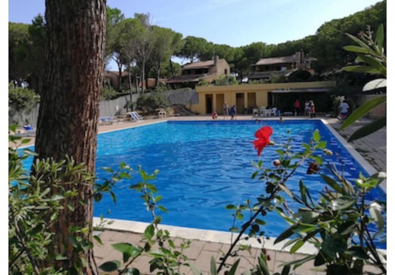 Santa Margherita Di Pula, Calaverde, Deliziosa Villetta 100 Metri Dal Mare Exterior photo